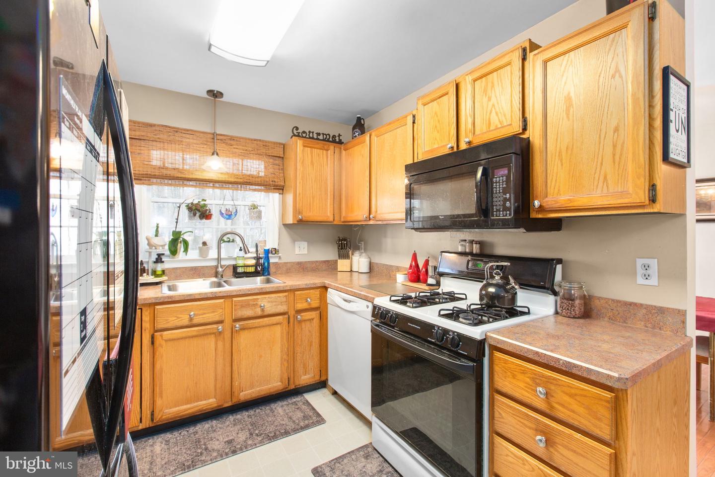 5504 LEAVELLS CROSSING DR, FREDERICKSBURG, Virginia 22407, 3 Bedrooms Bedrooms, 9 Rooms Rooms,2 BathroomsBathrooms,Residential,For sale,5504 LEAVELLS CROSSING DR,VASP2039236 MLS # VASP2039236