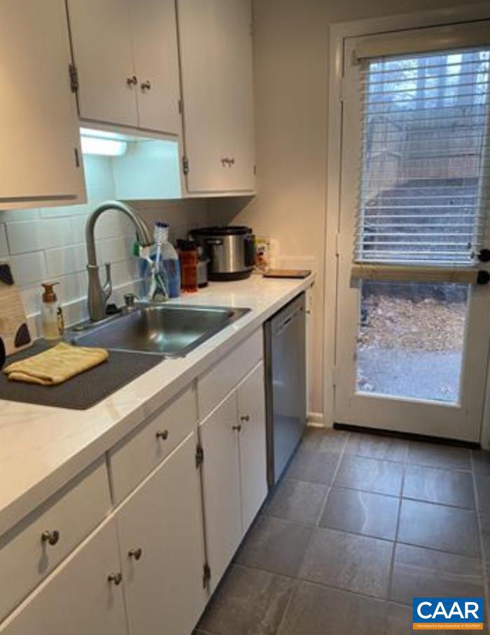 1583 BIRNAM DR, CHARLOTTESVILLE, Virginia 22901, 2 Bedrooms Bedrooms, ,1 BathroomBathrooms,Residential,For sale,1583 BIRNAM DR,673253 MLS # 673253