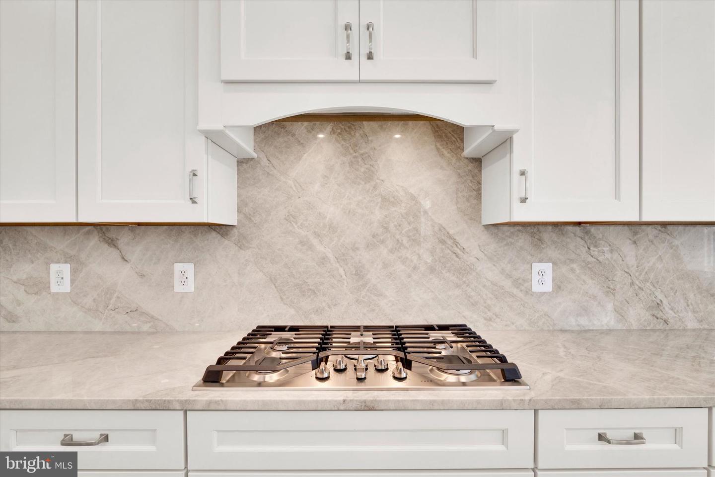 4627 FAIRFAX MANOR CT, CHANTILLY, Virginia 20151, 6 Bedrooms Bedrooms, ,5 BathroomsBathrooms,Residential,For sale,4627 FAIRFAX MANOR CT,VAFX2290920 MLS # VAFX2290920