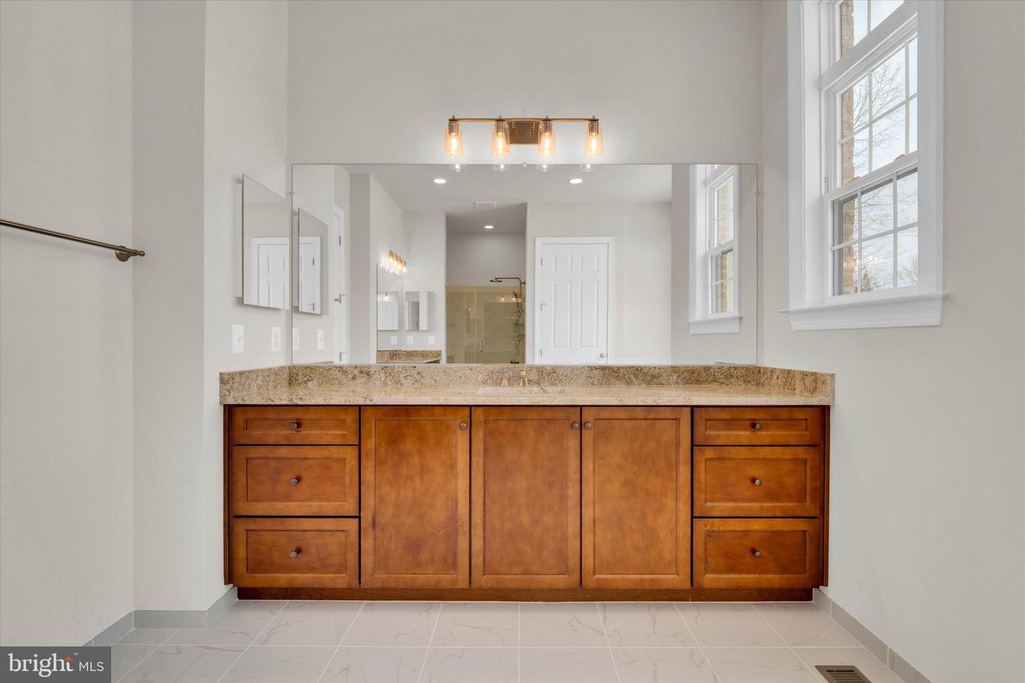 4627 FAIRFAX MANOR CT, CHANTILLY, Virginia 20151, 6 Bedrooms Bedrooms, ,5 BathroomsBathrooms,Residential,For sale,4627 FAIRFAX MANOR CT,VAFX2290920 MLS # VAFX2290920