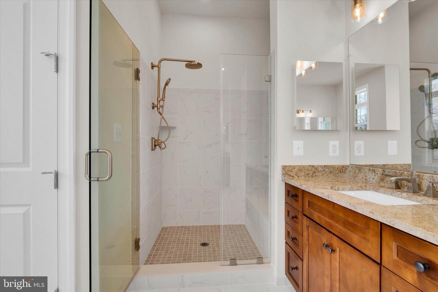 4627 FAIRFAX MANOR CT, CHANTILLY, Virginia 20151, 6 Bedrooms Bedrooms, ,5 BathroomsBathrooms,Residential,For sale,4627 FAIRFAX MANOR CT,VAFX2290920 MLS # VAFX2290920