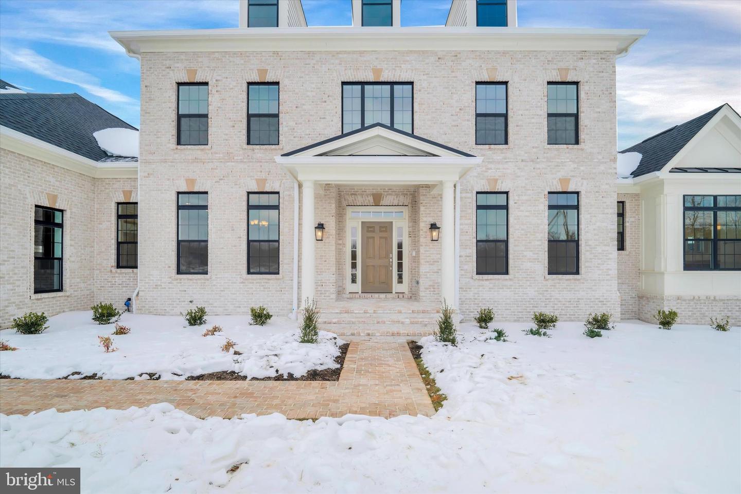 4627 FAIRFAX MANOR CT, CHANTILLY, Virginia 20151, 6 Bedrooms Bedrooms, ,5 BathroomsBathrooms,Residential,For sale,4627 FAIRFAX MANOR CT,VAFX2290920 MLS # VAFX2290920