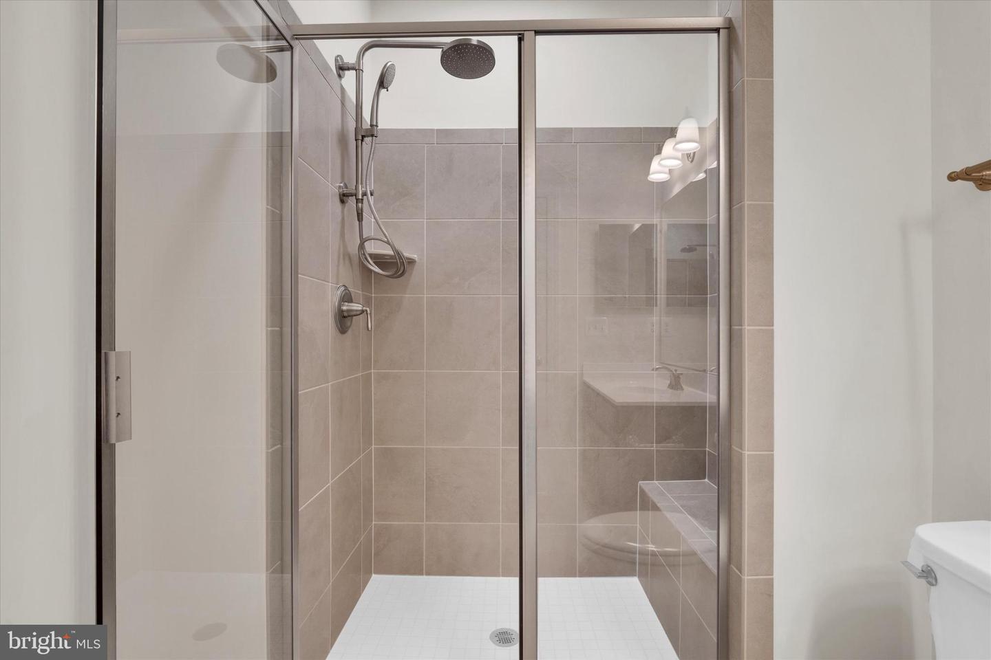 4627 FAIRFAX MANOR CT, CHANTILLY, Virginia 20151, 6 Bedrooms Bedrooms, ,5 BathroomsBathrooms,Residential,For sale,4627 FAIRFAX MANOR CT,VAFX2290920 MLS # VAFX2290920