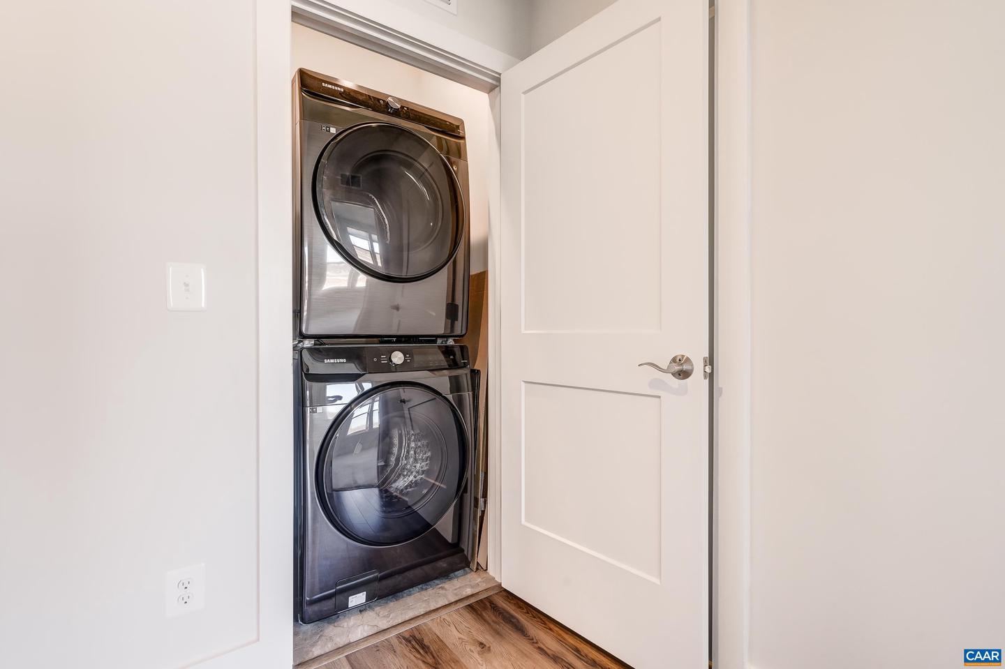 915 SALAMANDER ST #A, CHARLOTTESVILLE, Virginia 22911, 2 Bedrooms Bedrooms, ,2 BathroomsBathrooms,Residential,For sale,915 SALAMANDER ST #A,673259 MLS # 673259 915 SALAMANDER ST #A, CHARLOTTESVILLE, Virginia 22911, 2 Bedrooms Bedrooms, ,2 BathroomsBathrooms,Residential,For sale,915 SALAMANDER ST #A,673259 MLS # 673259