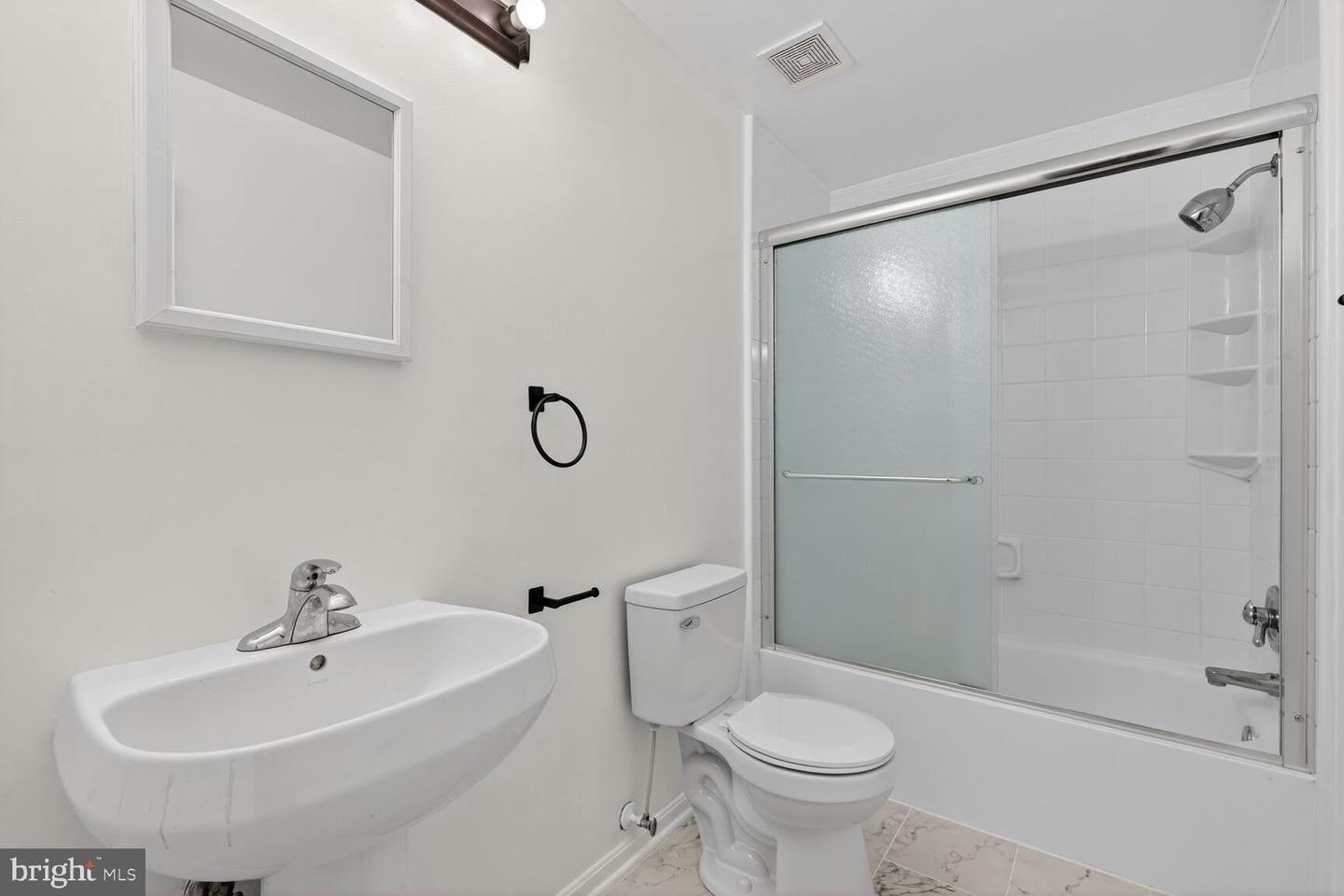 3446 SUMMIT CT NE #3446, WASHINGTON, District Of Columbia 20018, 2 Bedrooms Bedrooms, 3 Rooms Rooms,1 BathroomBathrooms,Residential,For sale,3446 SUMMIT CT NE #3446,DCDC2246190 MLS # DCDC2246190