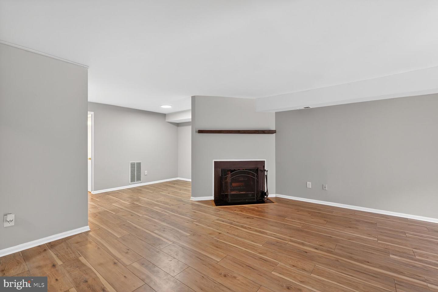 3446 SUMMIT CT NE #3446, WASHINGTON, District Of Columbia 20018, 2 Bedrooms Bedrooms, 3 Rooms Rooms,1 BathroomBathrooms,Residential,For sale,3446 SUMMIT CT NE #3446,DCDC2246190 MLS # DCDC2246190