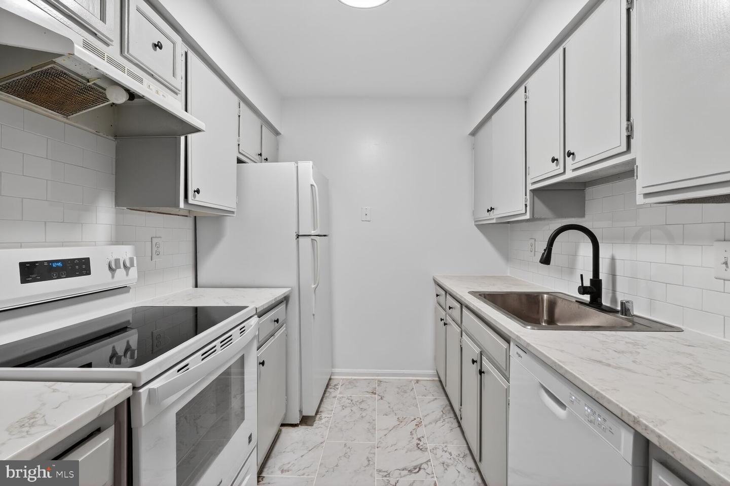 3446 SUMMIT CT NE #3446, WASHINGTON, District Of Columbia 20018, 2 Bedrooms Bedrooms, 3 Rooms Rooms,1 BathroomBathrooms,Residential,For sale,3446 SUMMIT CT NE #3446,DCDC2246190 MLS # DCDC2246190