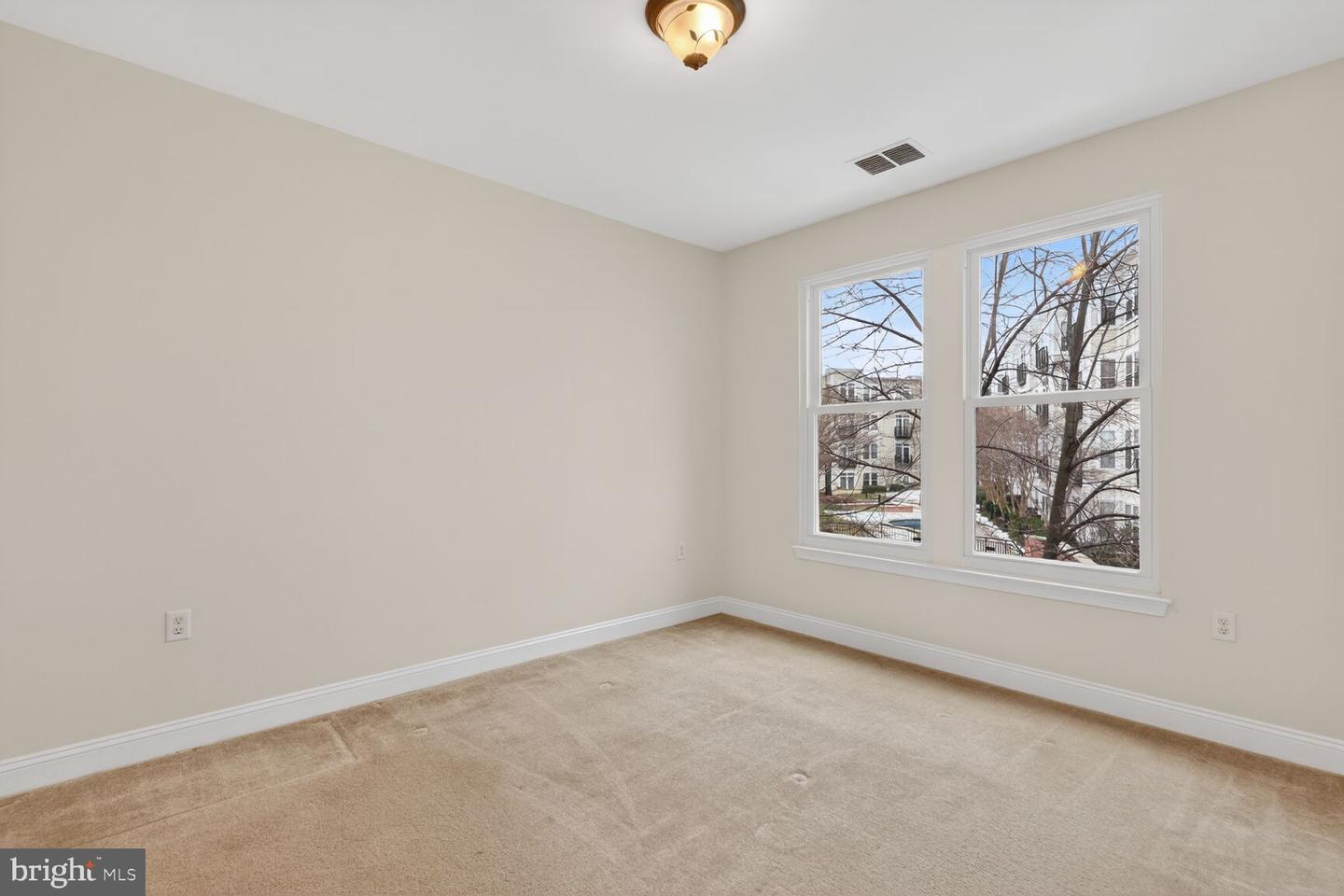 1391 PENNSYLVANIA AVE SE #368, WASHINGTON, District Of Columbia 20003, 2 Bedrooms Bedrooms, 2 Rooms Rooms,1 BathroomBathrooms,Residential,For sale,1391 PENNSYLVANIA AVE SE #368,DCDC2246192 MLS # DCDC2246192 1391 PENNSYLVANIA AVE SE #368, WASHINGTON, District Of Columbia 20003, 2 Bedrooms Bedrooms, 2 Rooms Rooms,1 BathroomBathrooms,Residential,For sale,1391 PENNSYLVANIA AVE SE #368,DCDC2246192 MLS # DCDC2246192