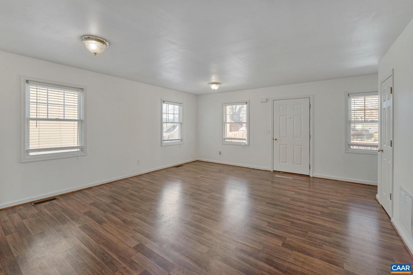 354 NW 10 1/2 ST, CHARLOTTESVILLE, Virginia 22903, 3 Bedrooms Bedrooms, ,2 BathroomsBathrooms,Residential,For sale,354 NW 10 1/2 ST,673269 MLS # 673269