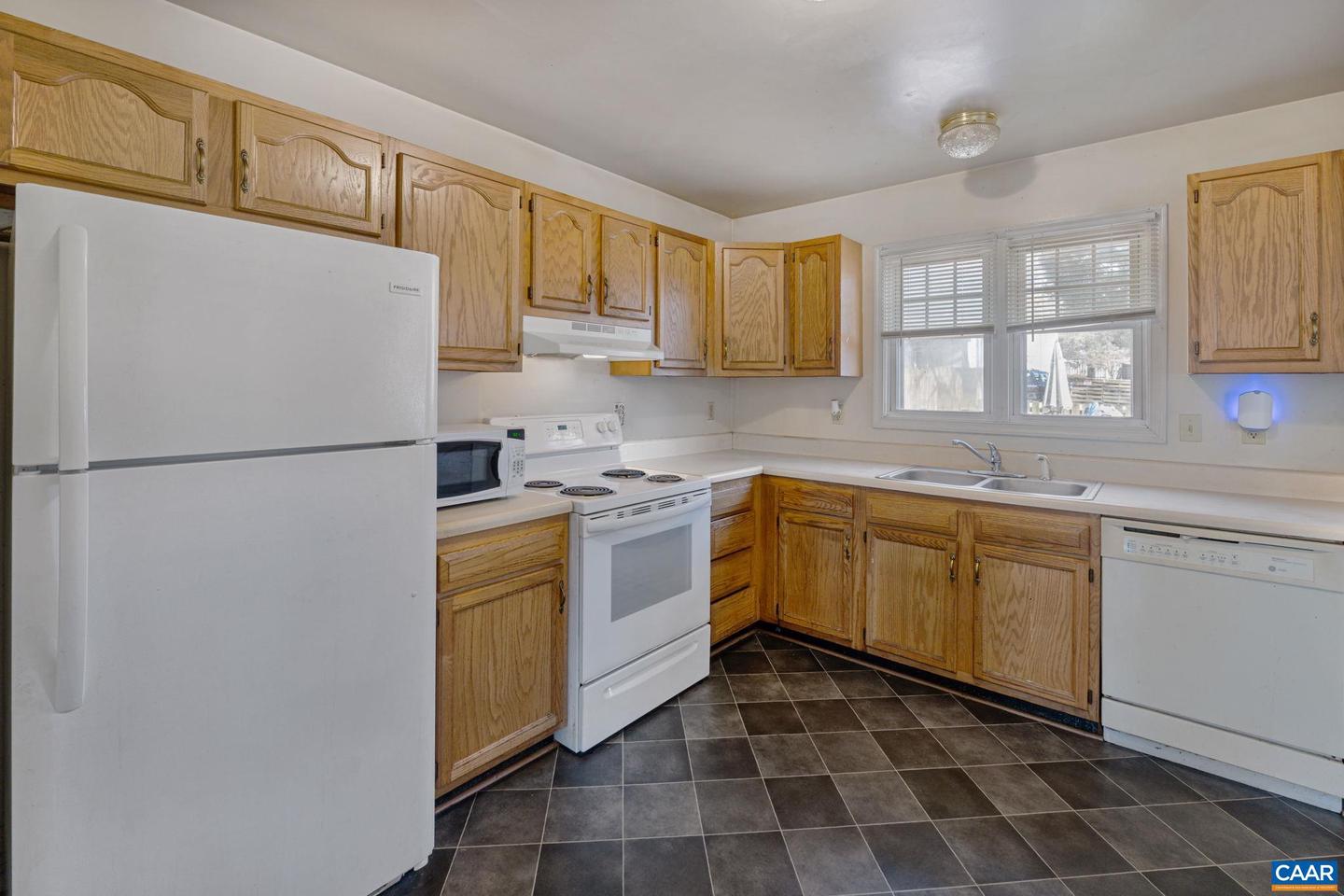 354 NW 10 1/2 ST, CHARLOTTESVILLE, Virginia 22903, 3 Bedrooms Bedrooms, ,2 BathroomsBathrooms,Residential,For sale,354 NW 10 1/2 ST,673269 MLS # 673269