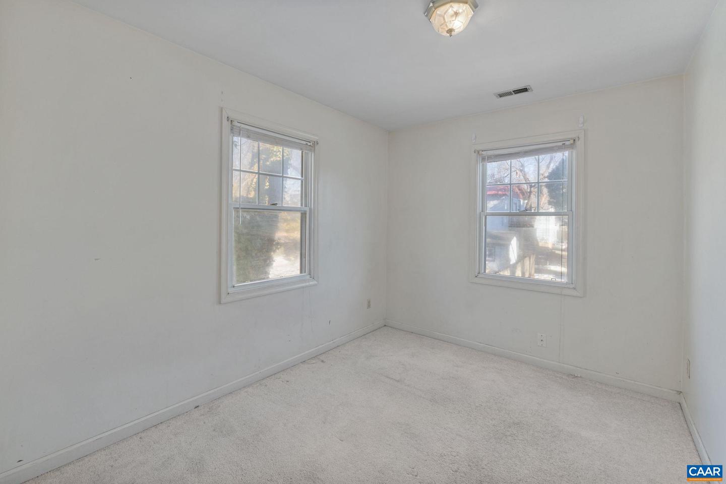 354 NW 10 1/2 ST, CHARLOTTESVILLE, Virginia 22903, 3 Bedrooms Bedrooms, ,2 BathroomsBathrooms,Residential,For sale,354 NW 10 1/2 ST,673269 MLS # 673269