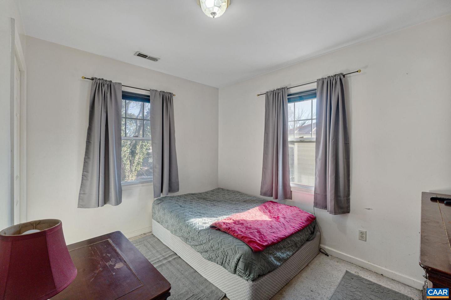 354 NW 10 1/2 ST, CHARLOTTESVILLE, Virginia 22903, 3 Bedrooms Bedrooms, ,2 BathroomsBathrooms,Residential,For sale,354 NW 10 1/2 ST,673269 MLS # 673269