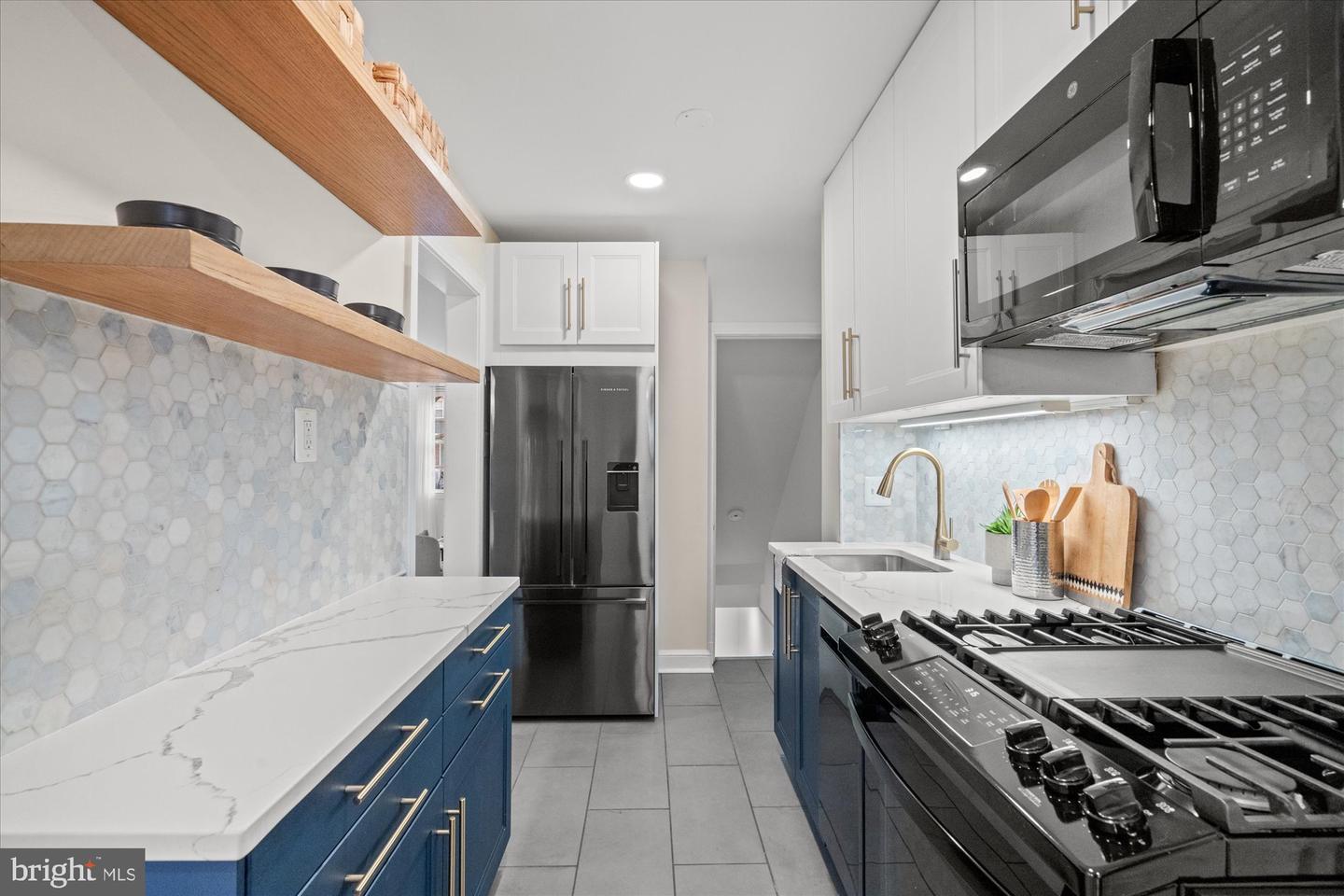 546 E NELSON AVE, ALEXANDRIA, Virginia 22301, 2 Bedrooms Bedrooms, ,2 BathroomsBathrooms,Residential,For sale,546 E NELSON AVE,VAAX2054174 MLS # VAAX2054174