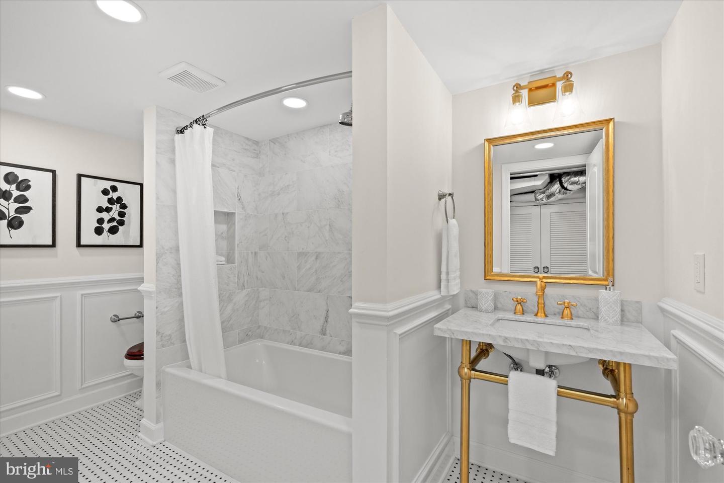 546 E NELSON AVE, ALEXANDRIA, Virginia 22301, 2 Bedrooms Bedrooms, ,2 BathroomsBathrooms,Residential,For sale,546 E NELSON AVE,VAAX2054174 MLS # VAAX2054174