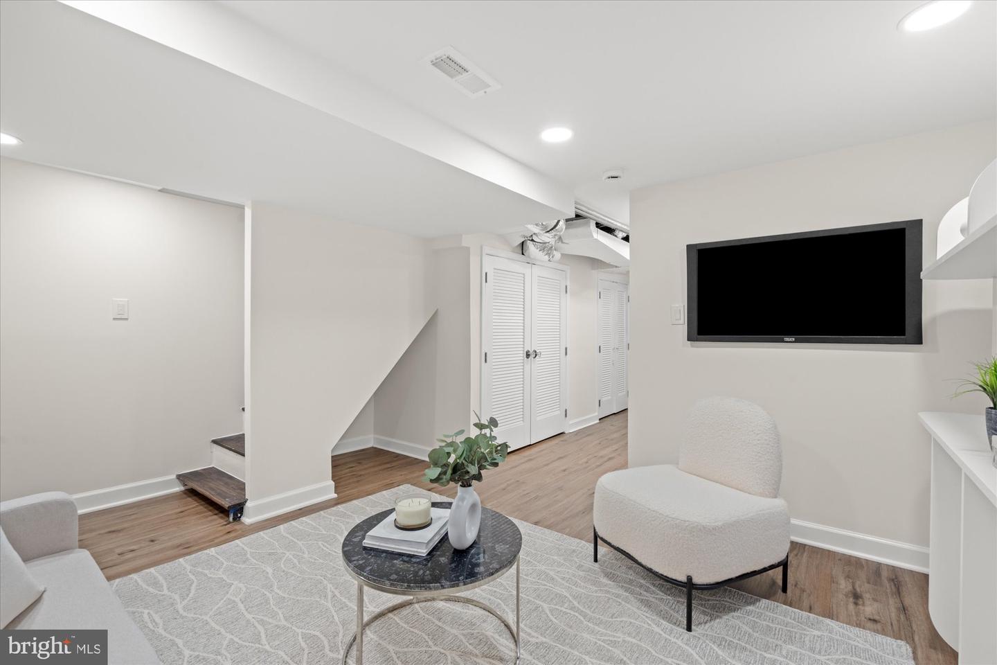 546 E NELSON AVE, ALEXANDRIA, Virginia 22301, 2 Bedrooms Bedrooms, ,2 BathroomsBathrooms,Residential,For sale,546 E NELSON AVE,VAAX2054174 MLS # VAAX2054174