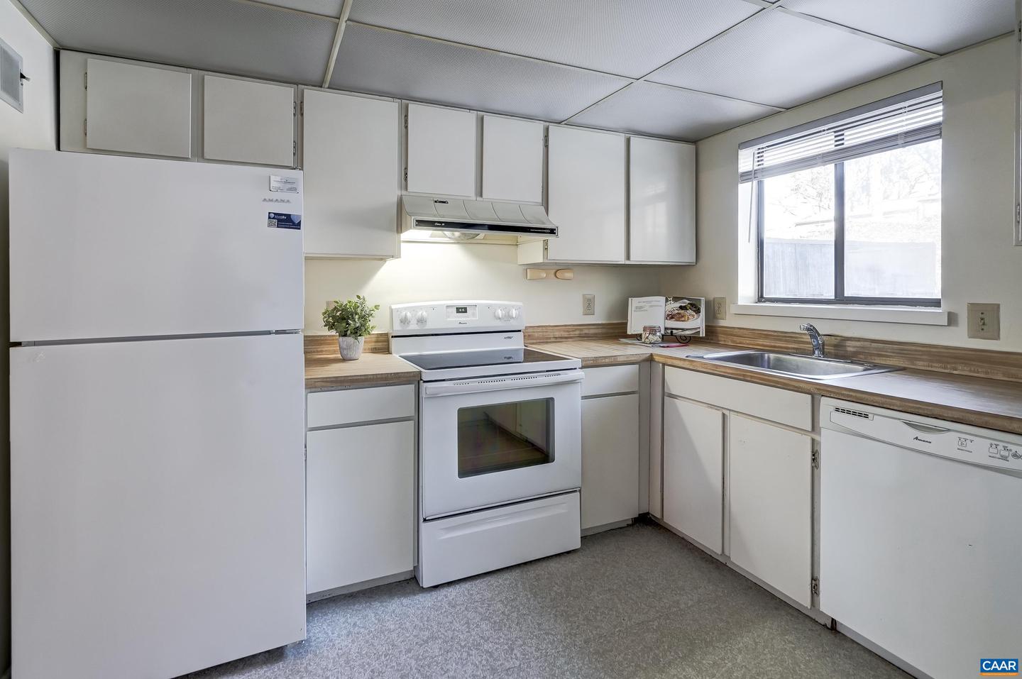 306 HARVEST DR, CHARLOTTESVILLE, Virginia 22903, 3 Bedrooms Bedrooms, ,2 BathroomsBathrooms,Residential,For sale,306 HARVEST DR,673275 MLS # 673275