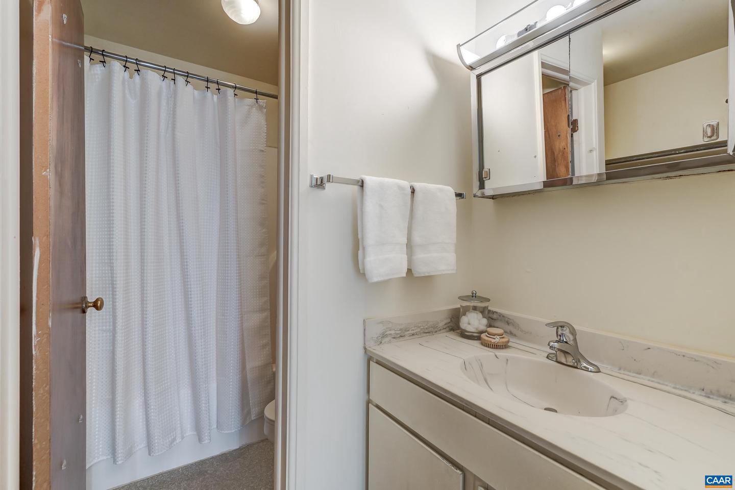 306 HARVEST DR, CHARLOTTESVILLE, Virginia 22903, 3 Bedrooms Bedrooms, ,2 BathroomsBathrooms,Residential,For sale,306 HARVEST DR,673275 MLS # 673275