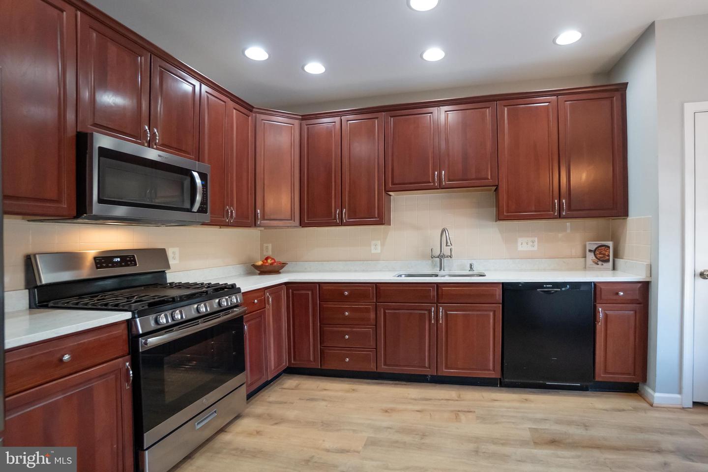 5603 WHEELWRIGHT WAY, HAYMARKET, Virginia 20169, 3 Bedrooms Bedrooms, ,3 BathroomsBathrooms,Residential,For sale,5603 WHEELWRIGHT WAY,VAPW2112486 MLS # VAPW2112486 5603 WHEELWRIGHT WAY, HAYMARKET, Virginia 20169, 3 Bedrooms Bedrooms, ,3 BathroomsBathrooms,Residential,For sale,5603 WHEELWRIGHT WAY,VAPW2112486 MLS # VAPW2112486