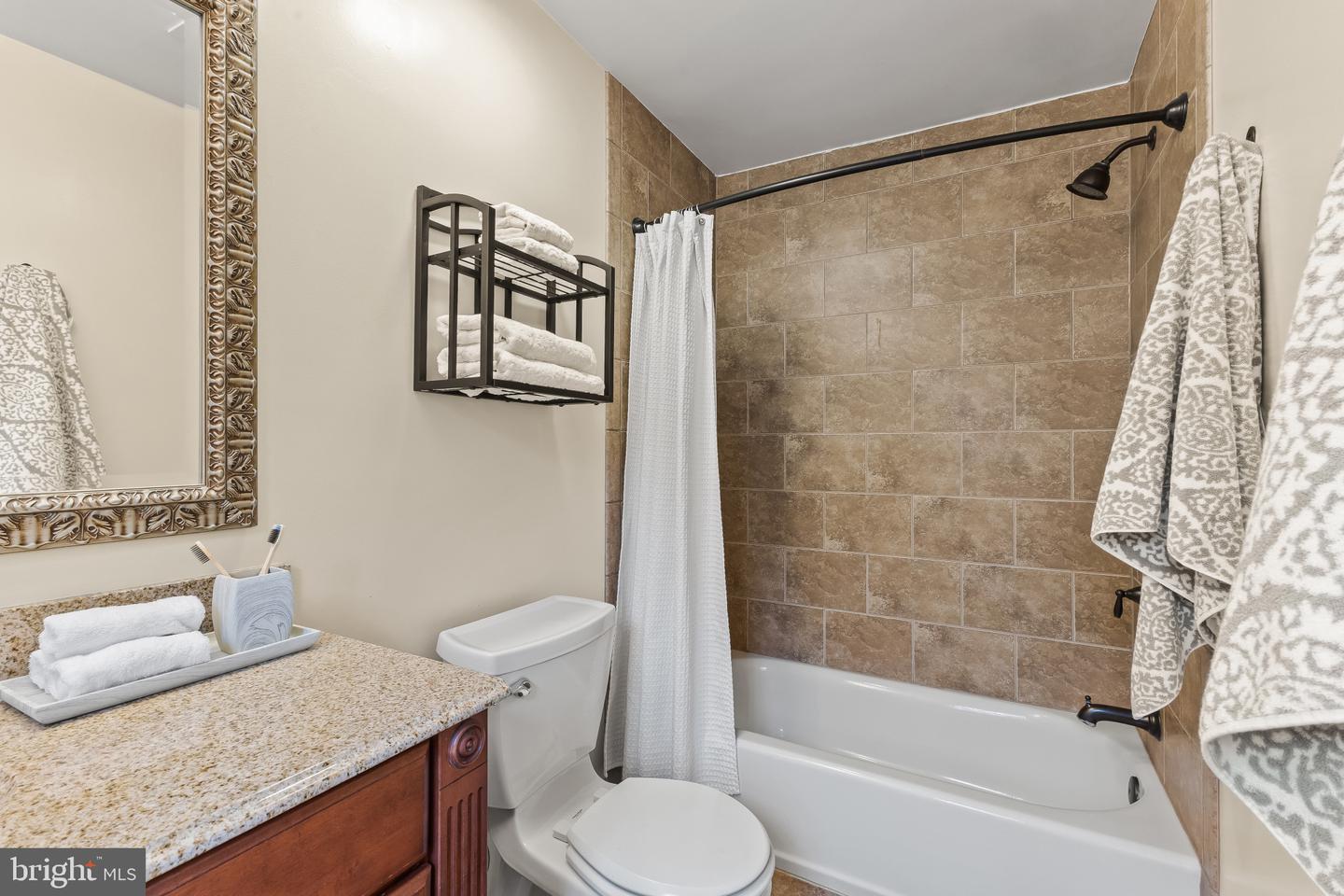 5759 HERITAGE HILL DR, ALEXANDRIA, Virginia 22310, 3 Bedrooms Bedrooms, ,2 BathroomsBathrooms,Residential,For sale,5759 HERITAGE HILL DR,VAFX2291130 MLS # VAFX2291130