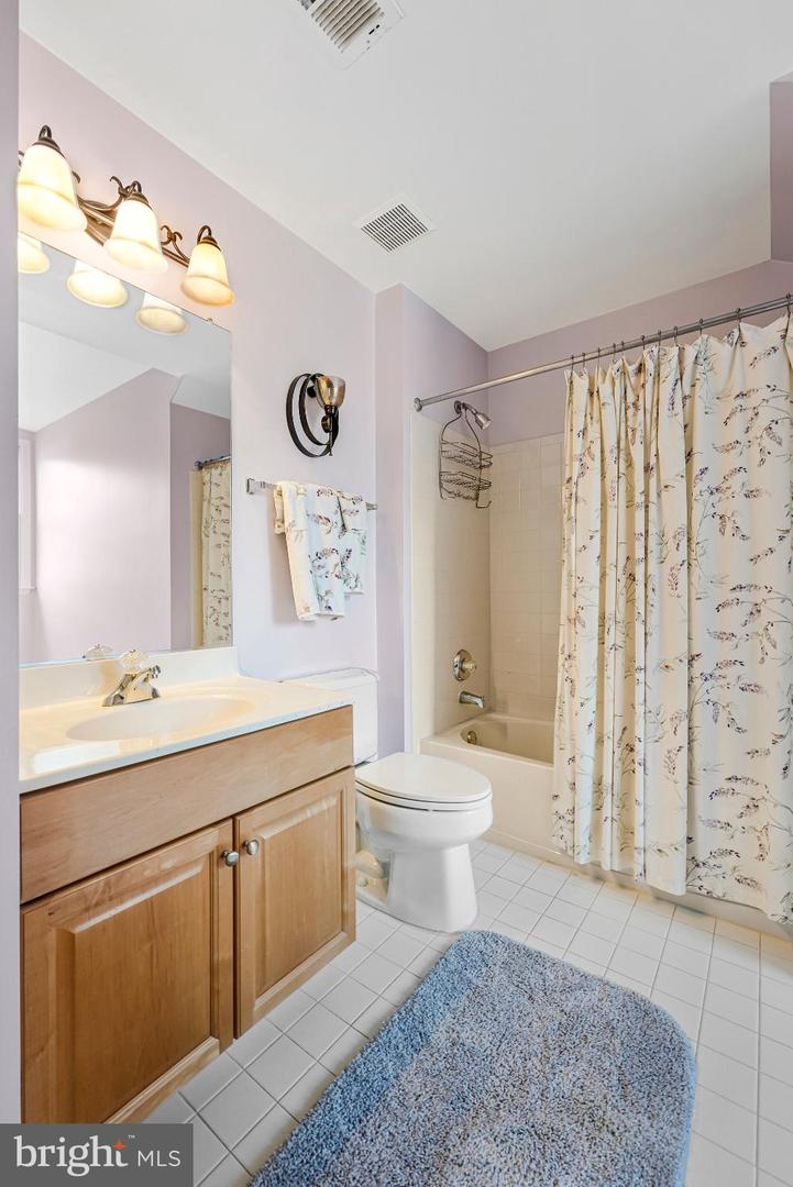 3303 LAUREN OAKS CT, OAK HILL, Virginia 20171, 4 Bedrooms Bedrooms, 20 Rooms Rooms,4 BathroomsBathrooms,Residential,For sale,3303 LAUREN OAKS CT,VAFX2291186 MLS # VAFX2291186