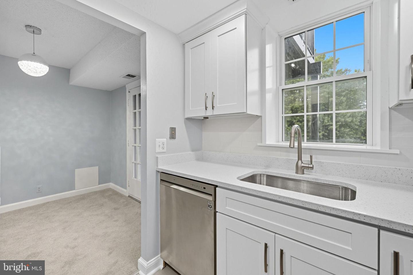 2856 S BUCHANAN ST #B1, ARLINGTON, Virginia 22206, 2 Bedrooms Bedrooms, 7 Rooms Rooms,1 BathroomBathrooms,Residential,For sale,2856 S BUCHANAN ST #B1,VAAR2068942 MLS # VAAR2068942