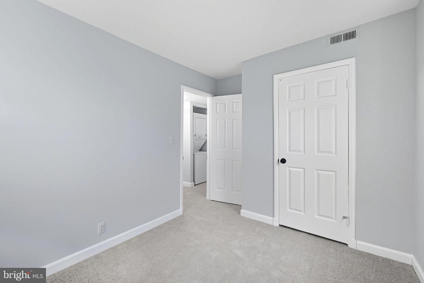 2856 S BUCHANAN ST #B1, ARLINGTON, Virginia 22206, 2 Bedrooms Bedrooms, 7 Rooms Rooms,1 BathroomBathrooms,Residential,For sale,2856 S BUCHANAN ST #B1,VAAR2068942 MLS # VAAR2068942