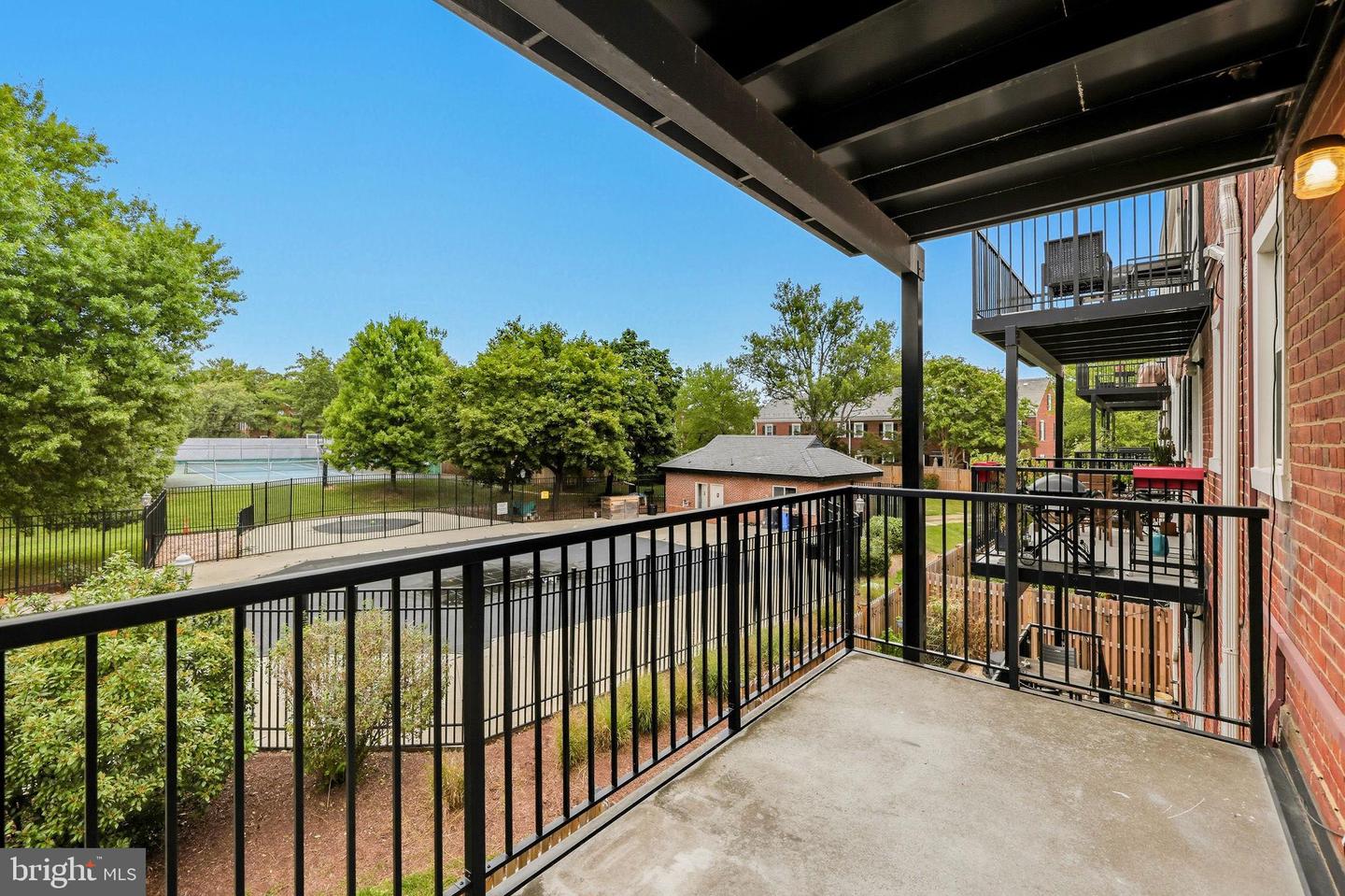 2856 S BUCHANAN ST #B1, ARLINGTON, Virginia 22206, 2 Bedrooms Bedrooms, 7 Rooms Rooms,1 BathroomBathrooms,Residential,For sale,2856 S BUCHANAN ST #B1,VAAR2068942 MLS # VAAR2068942