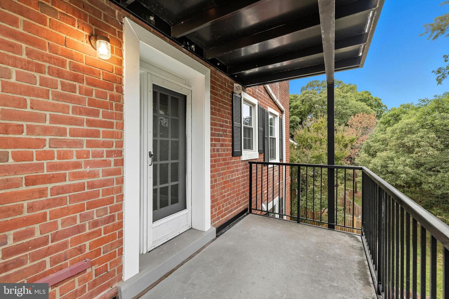 2856 S BUCHANAN ST #B1, ARLINGTON, Virginia 22206, 2 Bedrooms Bedrooms, 7 Rooms Rooms,1 BathroomBathrooms,Residential,For sale,2856 S BUCHANAN ST #B1,VAAR2068942 MLS # VAAR2068942