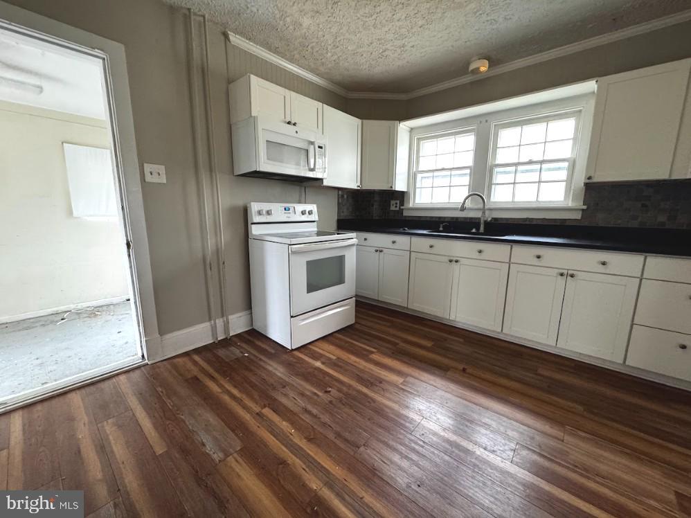 632 WATSON AVE, WINCHESTER, Virginia 22601, 3 Bedrooms Bedrooms, ,2 BathroomsBathrooms,Residential,For sale,632 WATSON AVE,VAWI2009994 MLS # VAWI2009994