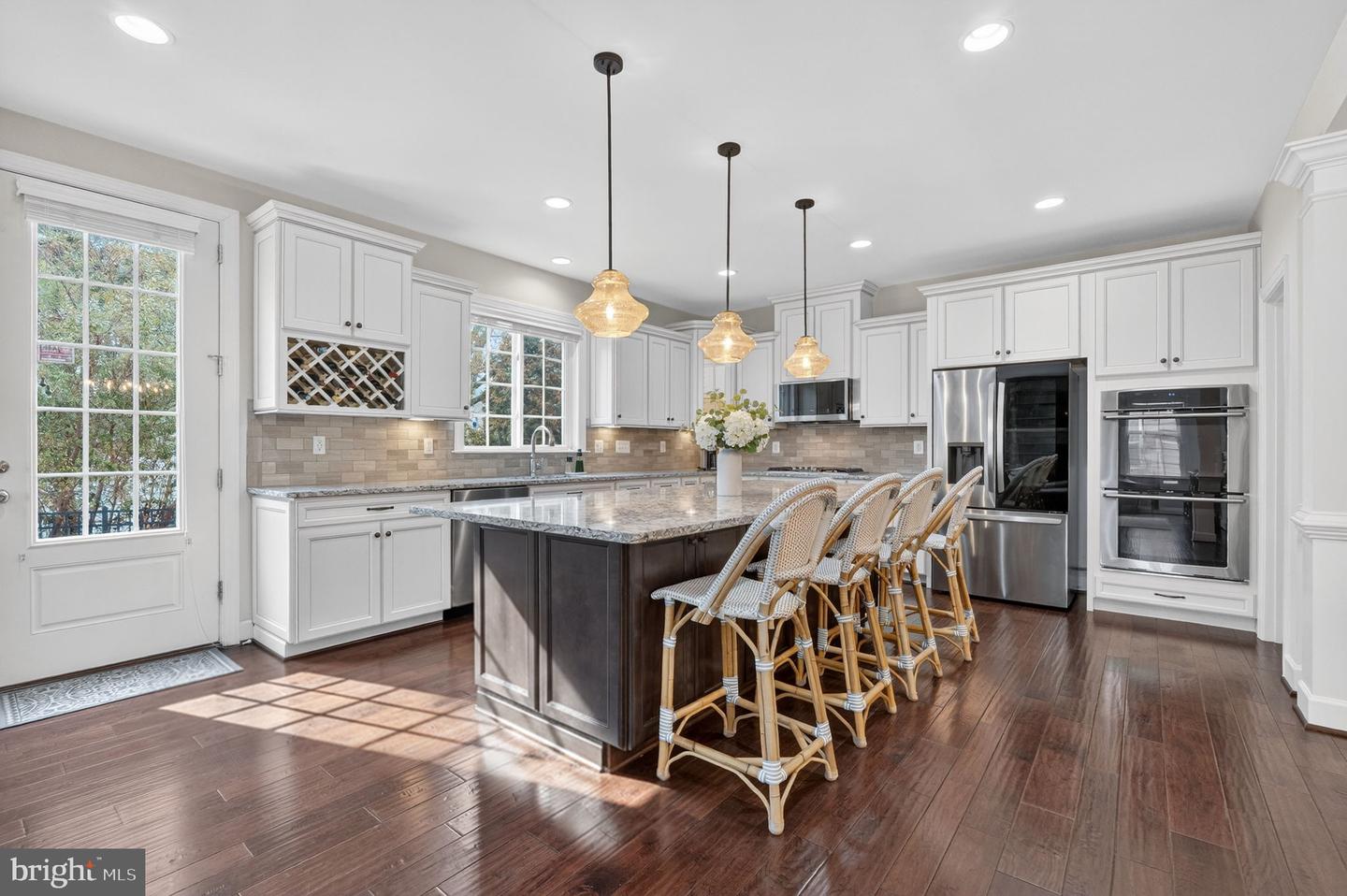 6628 JESSAMINE LN, ANNANDALE, Virginia 22003, 5 Bedrooms Bedrooms, ,4 BathroomsBathrooms,Residential,For sale,6628 JESSAMINE LN,VAFX2291304 MLS # VAFX2291304