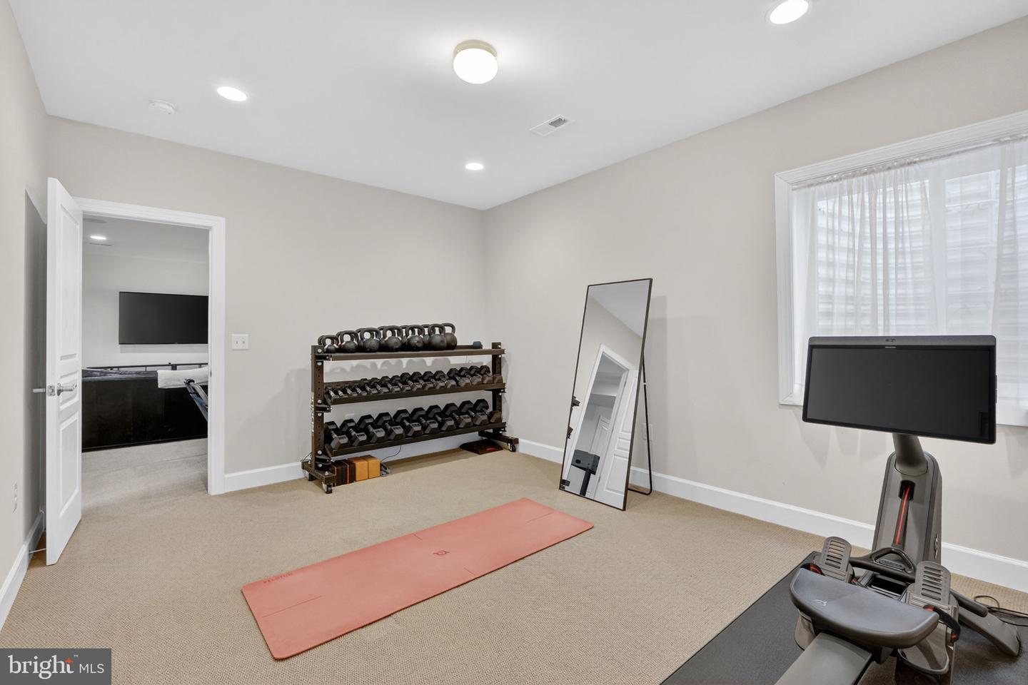 6628 JESSAMINE LN, ANNANDALE, Virginia 22003, 5 Bedrooms Bedrooms, ,4 BathroomsBathrooms,Residential,For sale,6628 JESSAMINE LN,VAFX2291304 MLS # VAFX2291304