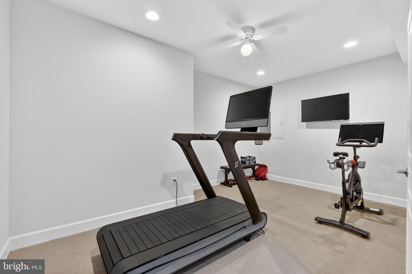 6628 JESSAMINE LN, ANNANDALE, Virginia 22003, 5 Bedrooms Bedrooms, ,4 BathroomsBathrooms,Residential,For sale,6628 JESSAMINE LN,VAFX2291304 MLS # VAFX2291304