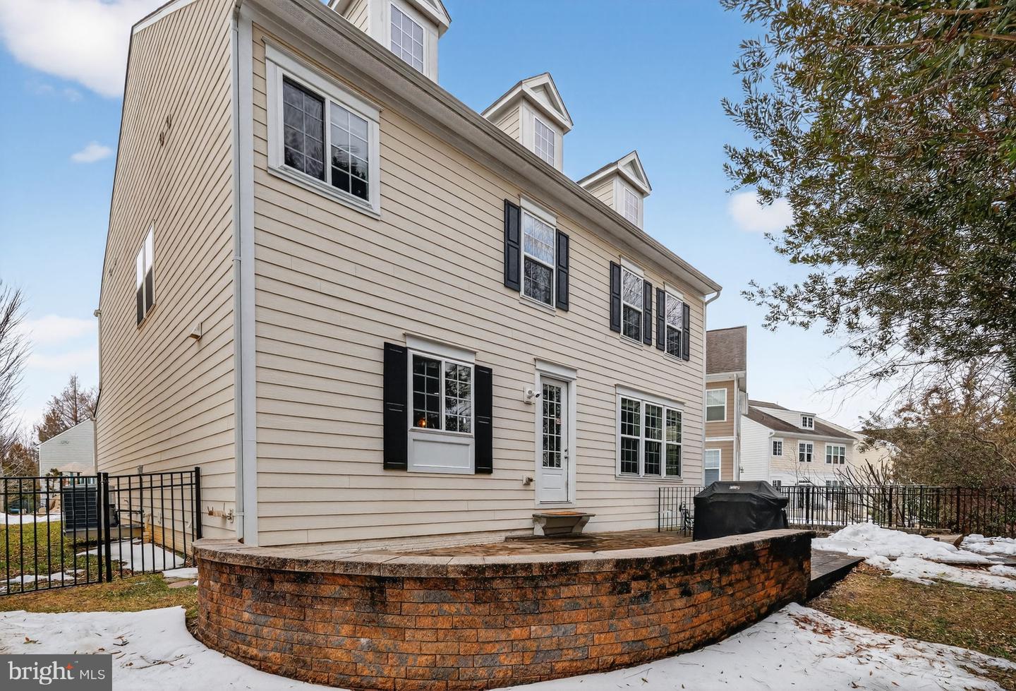 6628 JESSAMINE LN, ANNANDALE, Virginia 22003, 5 Bedrooms Bedrooms, ,4 BathroomsBathrooms,Residential,For sale,6628 JESSAMINE LN,VAFX2291304 MLS # VAFX2291304