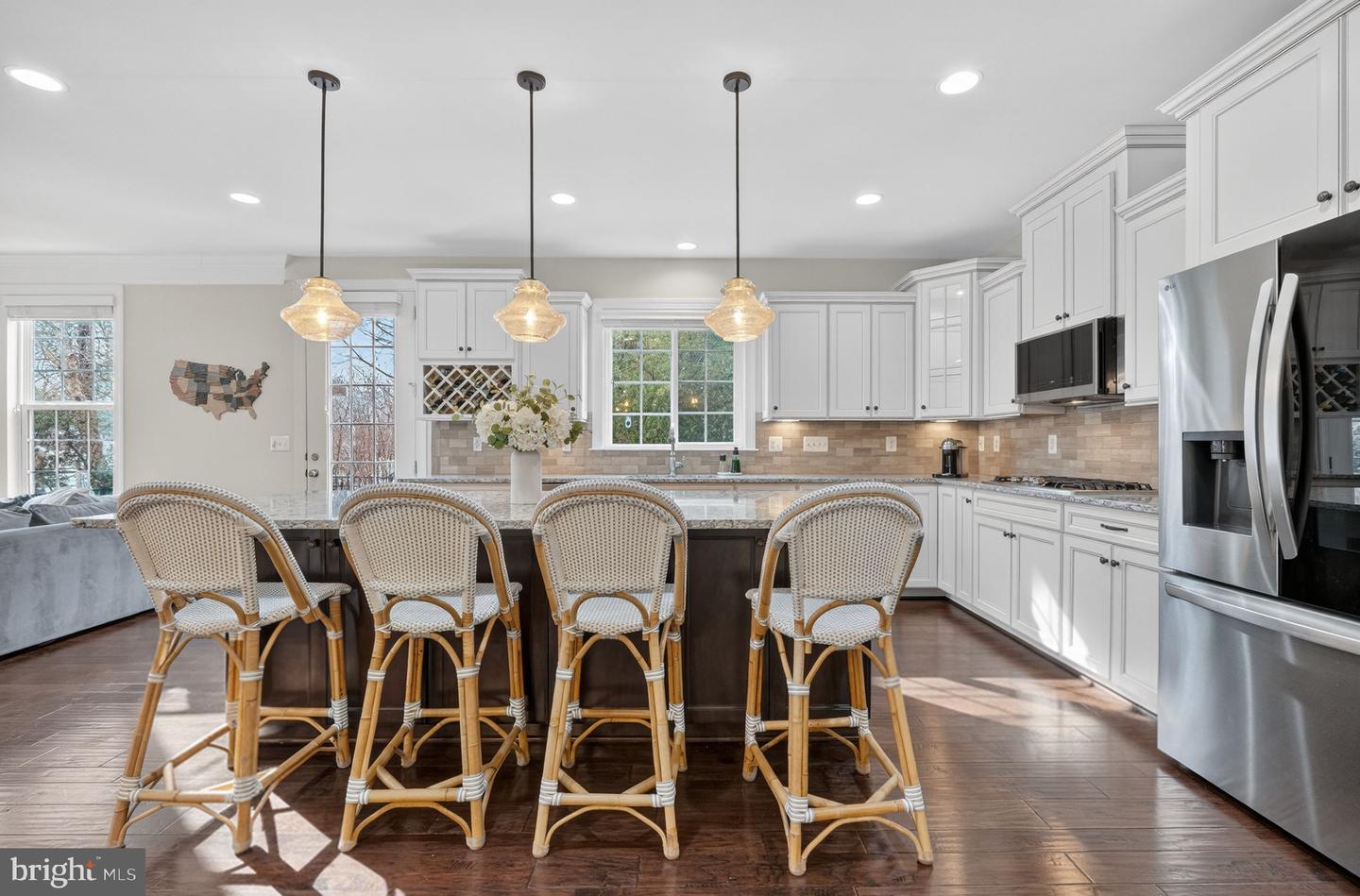 6628 JESSAMINE LN, ANNANDALE, Virginia 22003, 5 Bedrooms Bedrooms, ,4 BathroomsBathrooms,Residential,For sale,6628 JESSAMINE LN,VAFX2291304 MLS # VAFX2291304