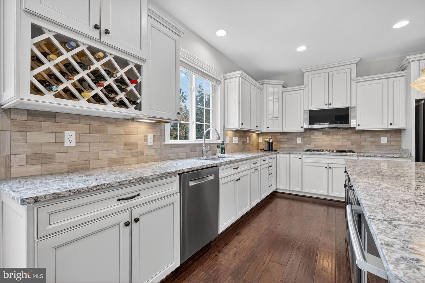 6628 JESSAMINE LN, ANNANDALE, Virginia 22003, 5 Bedrooms Bedrooms, ,4 BathroomsBathrooms,Residential,For sale,6628 JESSAMINE LN,VAFX2291304 MLS # VAFX2291304