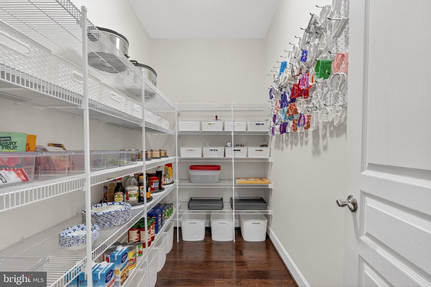 6628 JESSAMINE LN, ANNANDALE, Virginia 22003, 5 Bedrooms Bedrooms, ,4 BathroomsBathrooms,Residential,For sale,6628 JESSAMINE LN,VAFX2291304 MLS # VAFX2291304