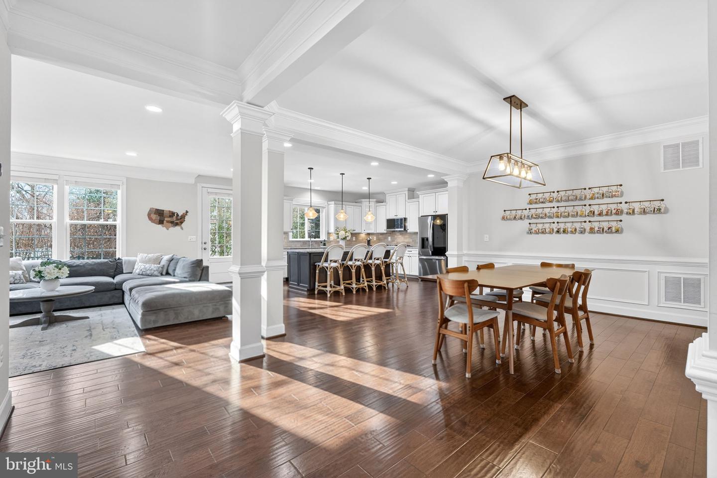 6628 JESSAMINE LN, ANNANDALE, Virginia 22003, 5 Bedrooms Bedrooms, ,4 BathroomsBathrooms,Residential,For sale,6628 JESSAMINE LN,VAFX2291304 MLS # VAFX2291304