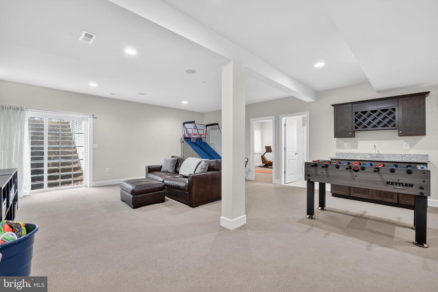 6628 JESSAMINE LN, ANNANDALE, Virginia 22003, 5 Bedrooms Bedrooms, ,4 BathroomsBathrooms,Residential,For sale,6628 JESSAMINE LN,VAFX2291304 MLS # VAFX2291304