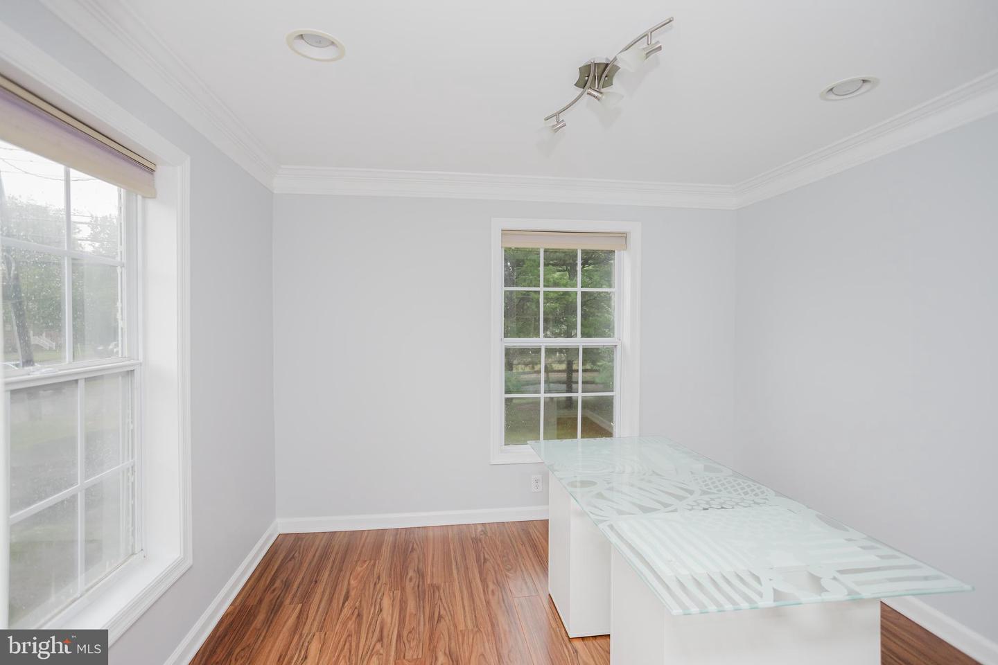 2177 CHAIN BRIDGE RD, VIENNA, Virginia 22182, 4 Bedrooms Bedrooms, ,3 BathroomsBathrooms,Residential,For sale,2177 CHAIN BRIDGE RD,VAFX2291316 MLS # VAFX2291316