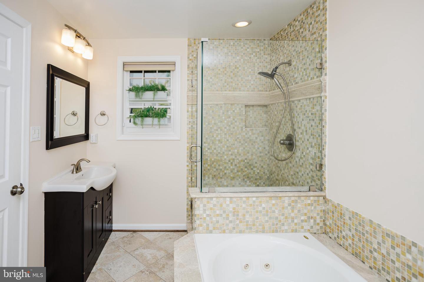 2177 CHAIN BRIDGE RD, VIENNA, Virginia 22182, 4 Bedrooms Bedrooms, ,3 BathroomsBathrooms,Residential,For sale,2177 CHAIN BRIDGE RD,VAFX2291316 MLS # VAFX2291316