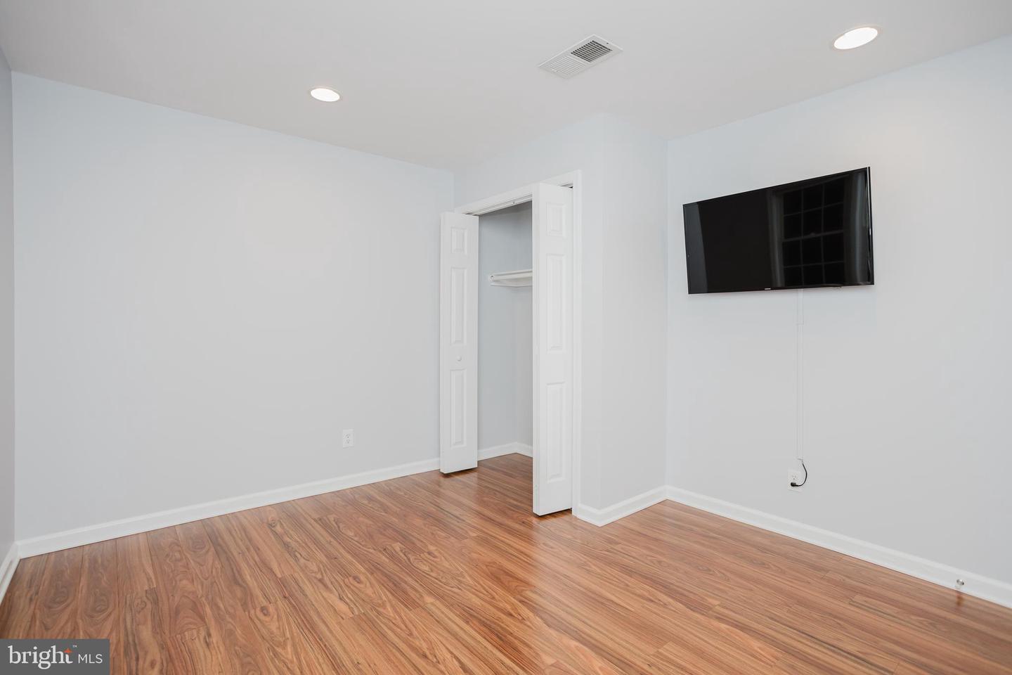 2177 CHAIN BRIDGE RD, VIENNA, Virginia 22182, 4 Bedrooms Bedrooms, ,3 BathroomsBathrooms,Residential,For sale,2177 CHAIN BRIDGE RD,VAFX2291316 MLS # VAFX2291316