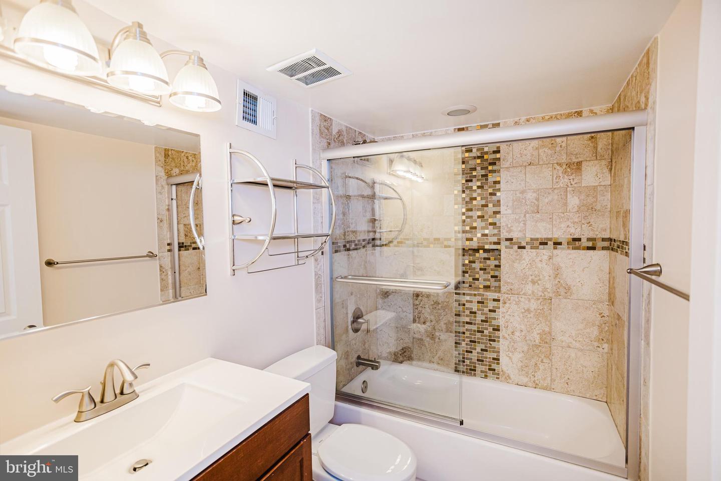 2177 CHAIN BRIDGE RD, VIENNA, Virginia 22182, 4 Bedrooms Bedrooms, ,3 BathroomsBathrooms,Residential,For sale,2177 CHAIN BRIDGE RD,VAFX2291316 MLS # VAFX2291316