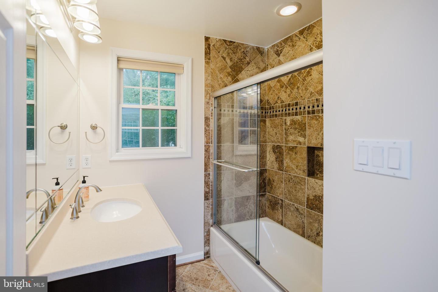 2177 CHAIN BRIDGE RD, VIENNA, Virginia 22182, 4 Bedrooms Bedrooms, ,3 BathroomsBathrooms,Residential,For sale,2177 CHAIN BRIDGE RD,VAFX2291316 MLS # VAFX2291316