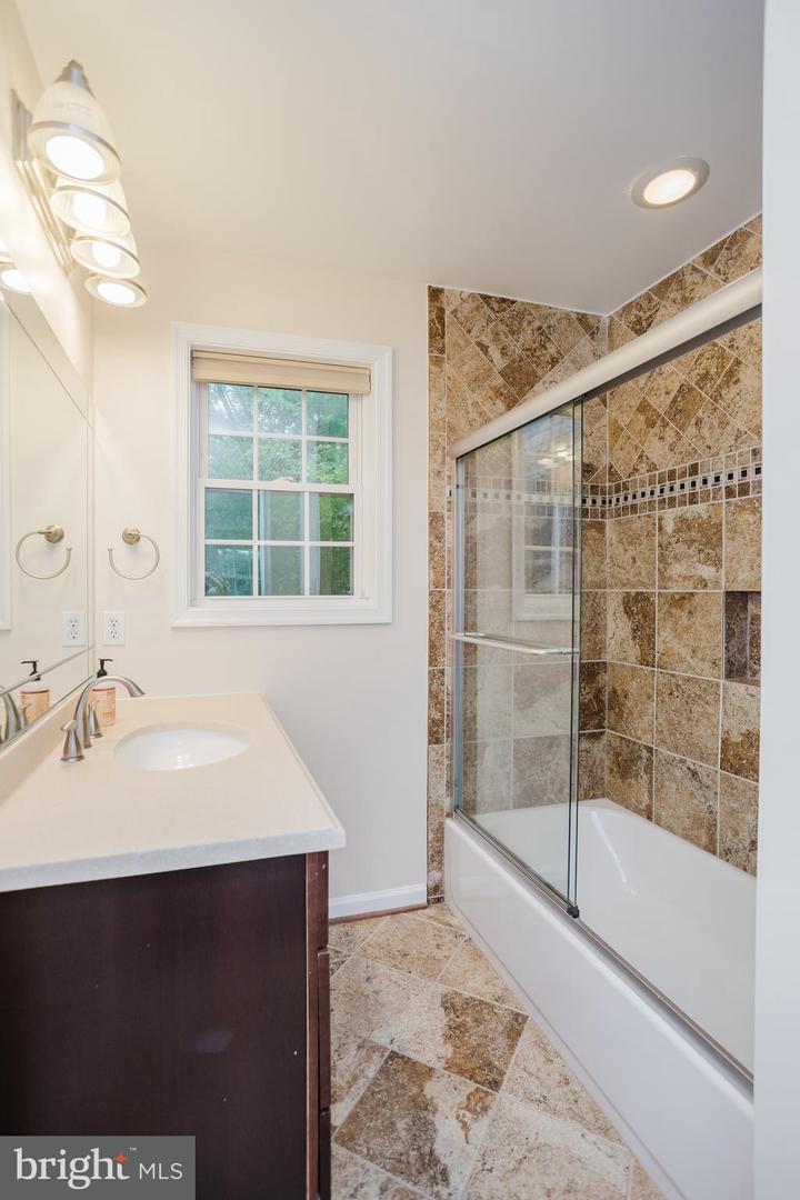 2177 CHAIN BRIDGE RD, VIENNA, Virginia 22182, 4 Bedrooms Bedrooms, ,3 BathroomsBathrooms,Residential,For sale,2177 CHAIN BRIDGE RD,VAFX2291316 MLS # VAFX2291316