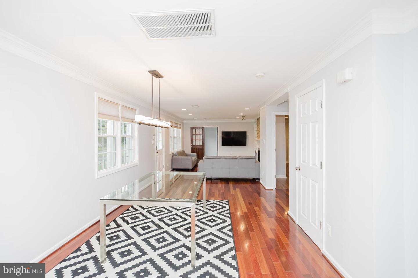 2177 CHAIN BRIDGE RD, VIENNA, Virginia 22182, 4 Bedrooms Bedrooms, ,3 BathroomsBathrooms,Residential,For sale,2177 CHAIN BRIDGE RD,VAFX2291316 MLS # VAFX2291316