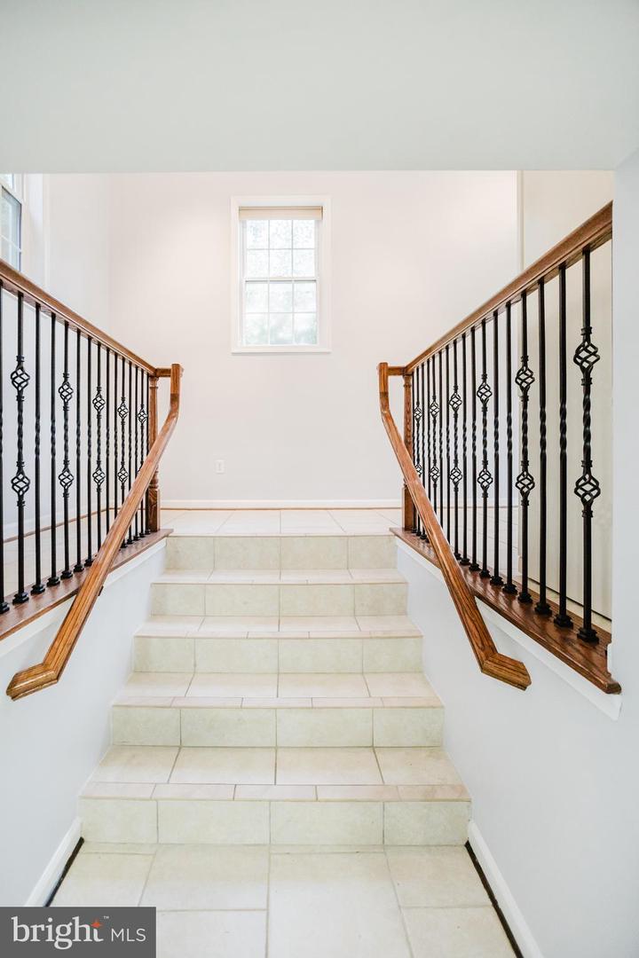 2177 CHAIN BRIDGE RD, VIENNA, Virginia 22182, 4 Bedrooms Bedrooms, ,3 BathroomsBathrooms,Residential,For sale,2177 CHAIN BRIDGE RD,VAFX2291316 MLS # VAFX2291316