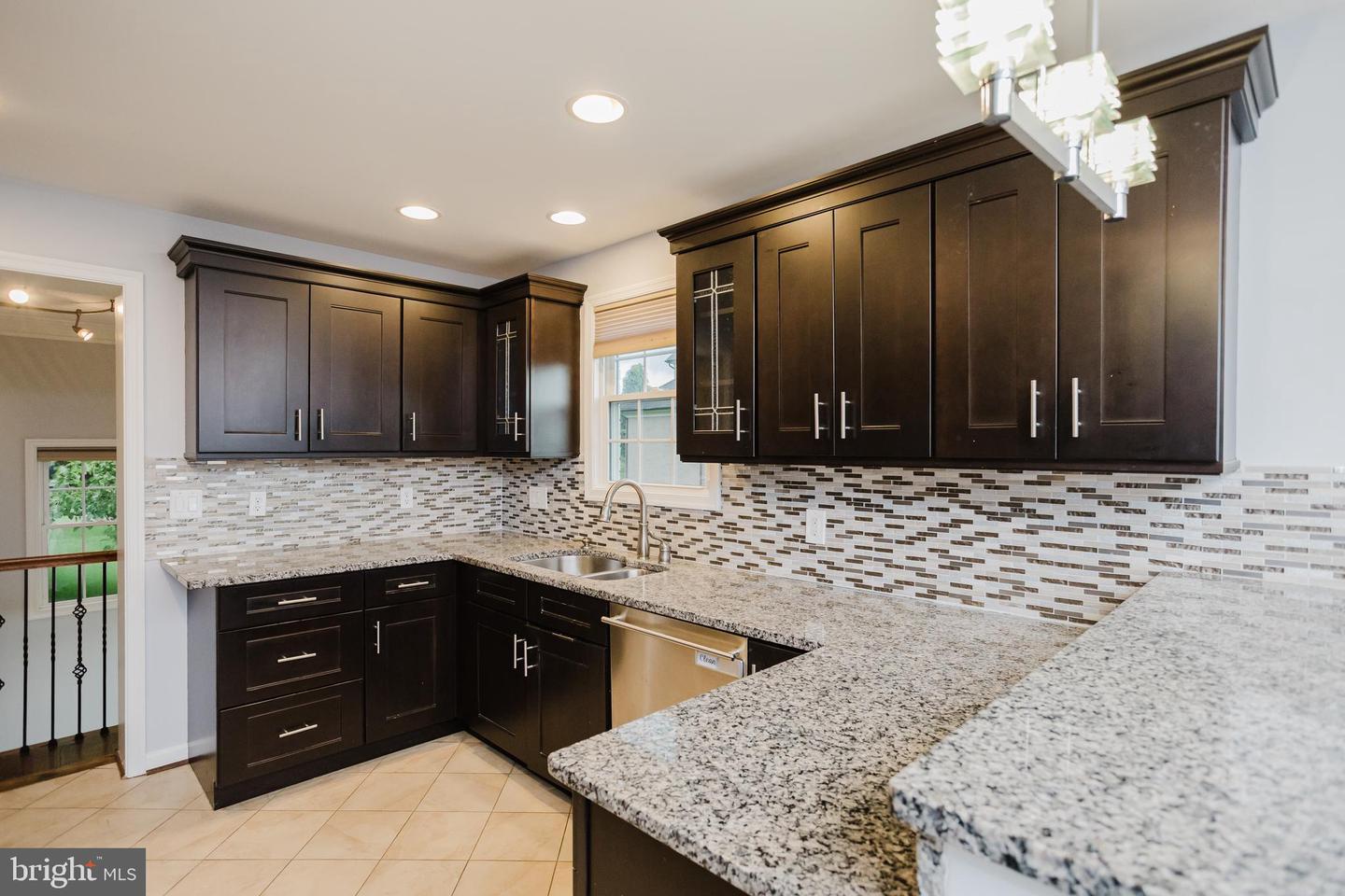 2177 CHAIN BRIDGE RD, VIENNA, Virginia 22182, 4 Bedrooms Bedrooms, ,3 BathroomsBathrooms,Residential,For sale,2177 CHAIN BRIDGE RD,VAFX2291316 MLS # VAFX2291316