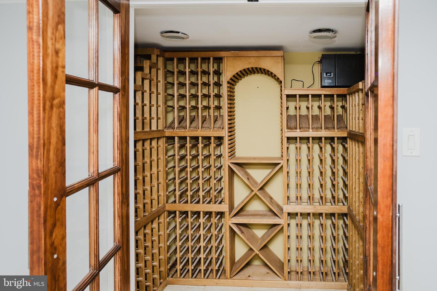 2177 CHAIN BRIDGE RD, VIENNA, Virginia 22182, 4 Bedrooms Bedrooms, ,3 BathroomsBathrooms,Residential,For sale,2177 CHAIN BRIDGE RD,VAFX2291316 MLS # VAFX2291316