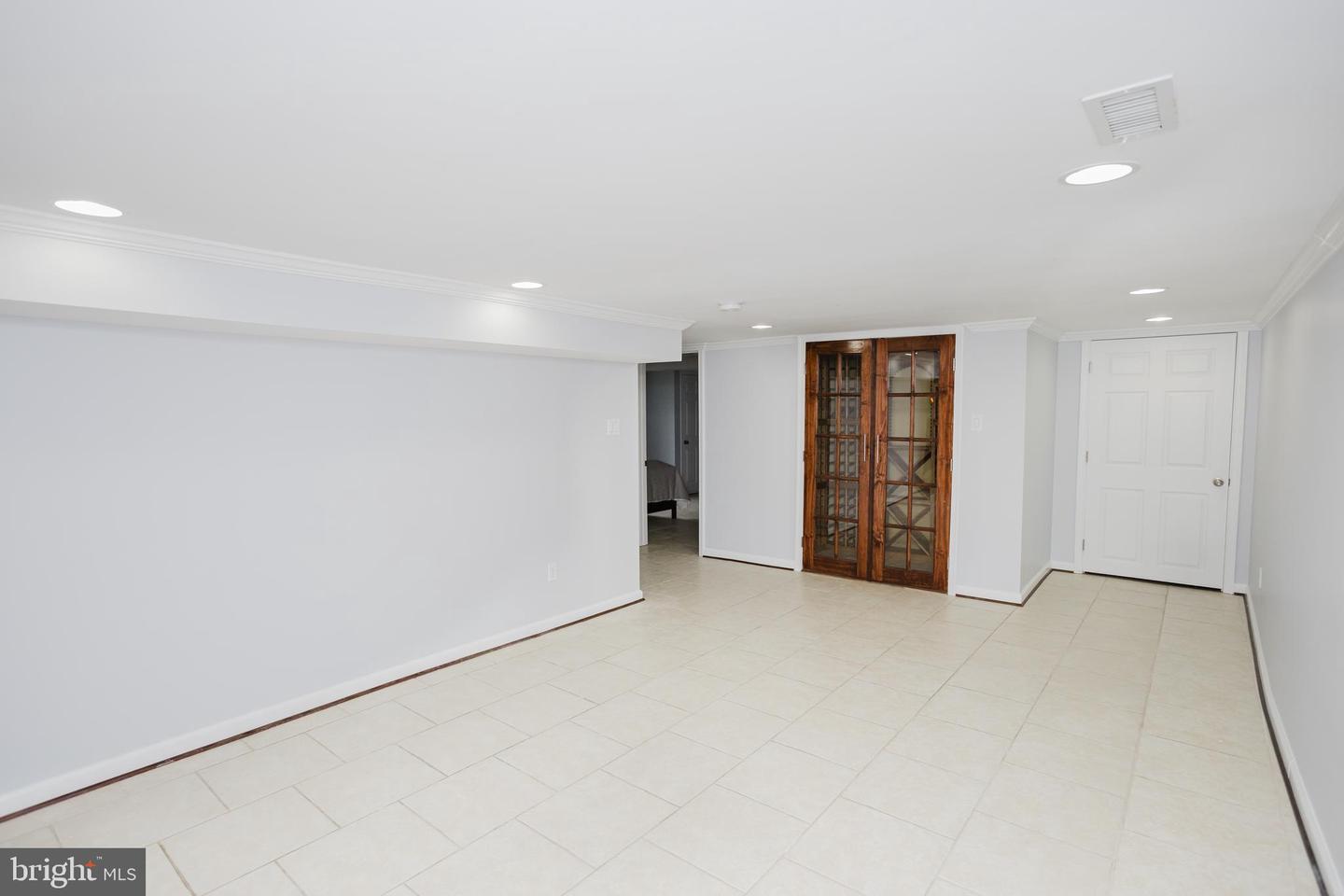 2177 CHAIN BRIDGE RD, VIENNA, Virginia 22182, 4 Bedrooms Bedrooms, ,3 BathroomsBathrooms,Residential,For sale,2177 CHAIN BRIDGE RD,VAFX2291316 MLS # VAFX2291316