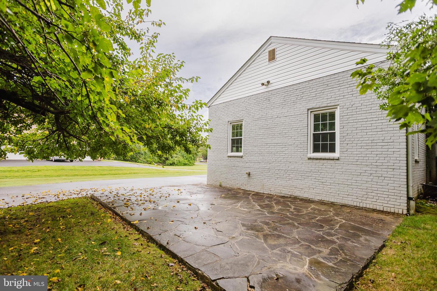 2177 CHAIN BRIDGE RD, VIENNA, Virginia 22182, 4 Bedrooms Bedrooms, ,3 BathroomsBathrooms,Residential,For sale,2177 CHAIN BRIDGE RD,VAFX2291316 MLS # VAFX2291316